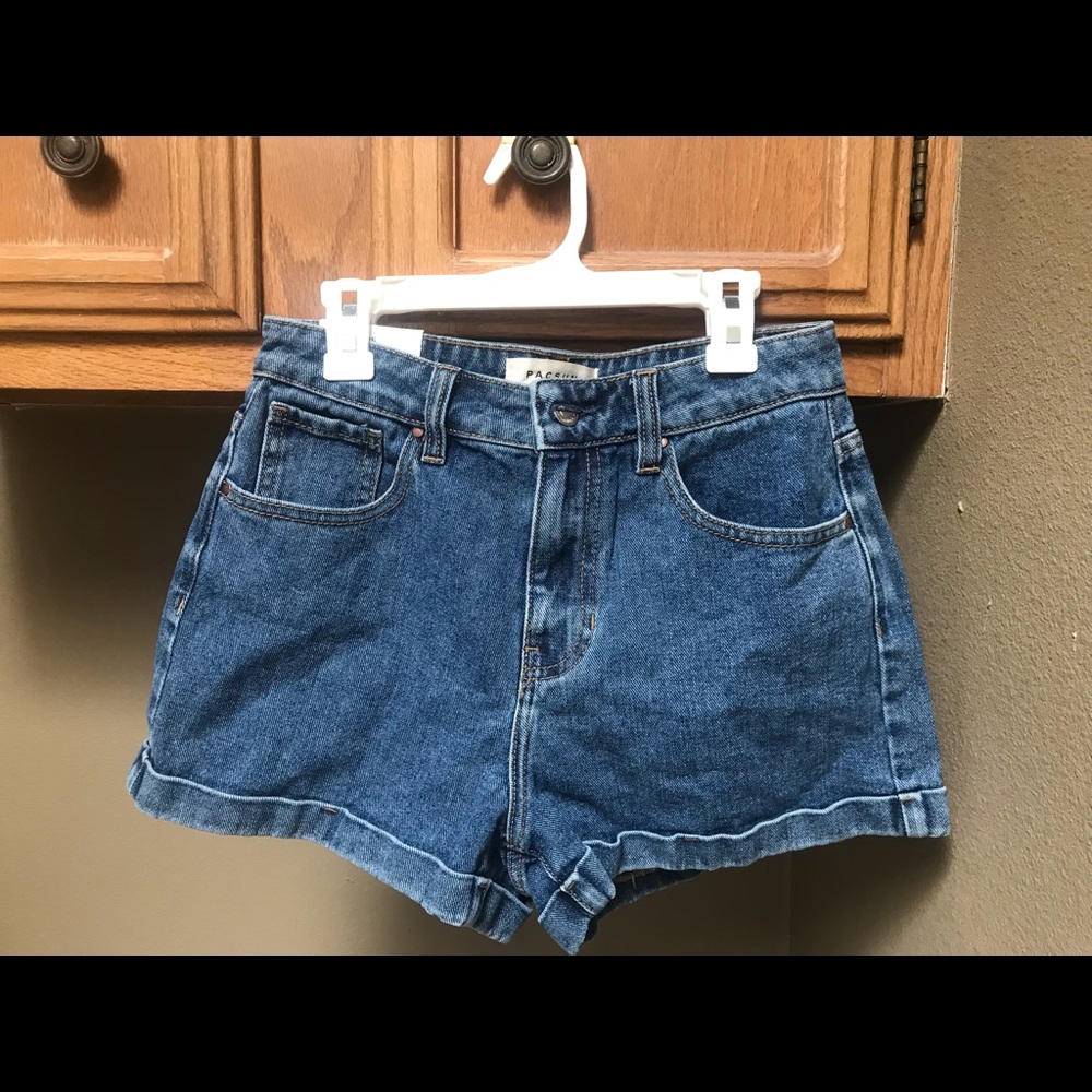 Pac sun mom shorts. Never worn.